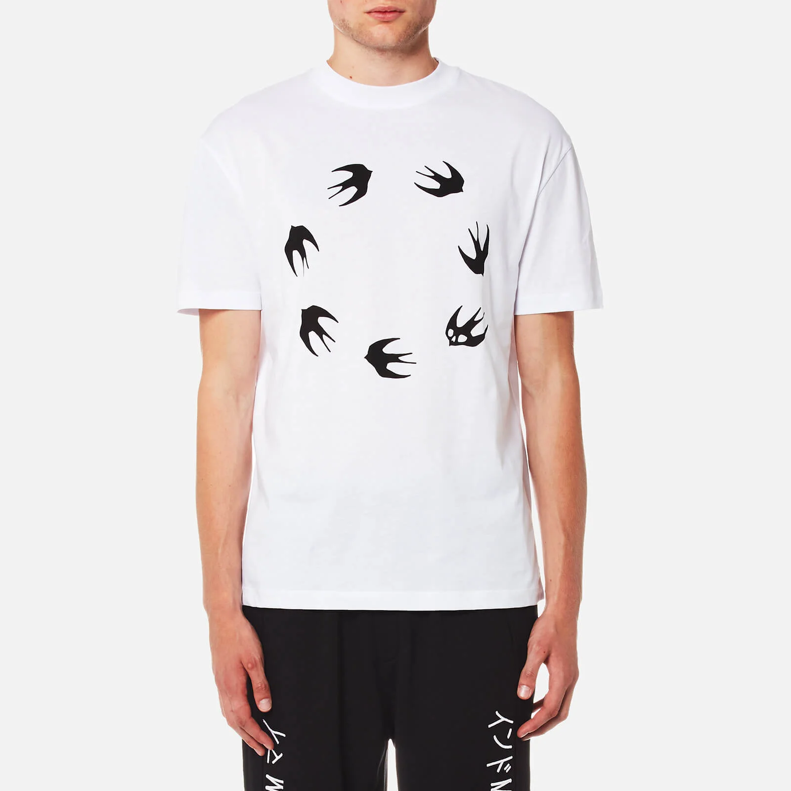 McQ Alexander McQueen Men's Swallow Circle Print T-Shirt - Optic White Image 1