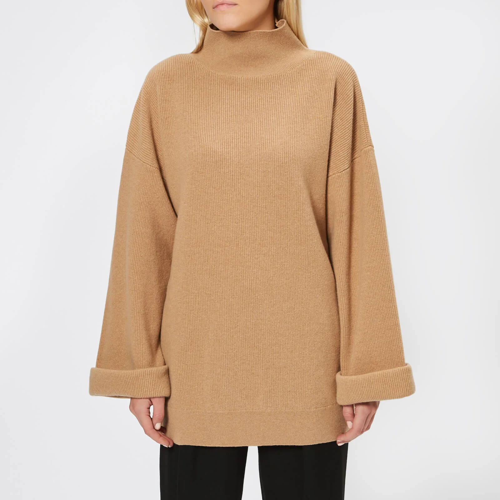 A.P.C. Women's Oversized Knitted Jumper - Camel Image 1