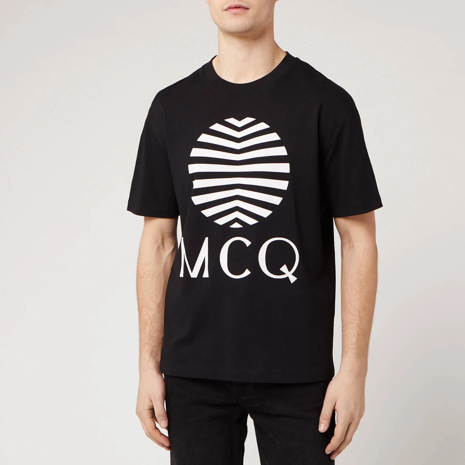 McQ Alexander McQueen Men's Dropped Shoulder Logo T-Shirt - Darkest Black Image 1