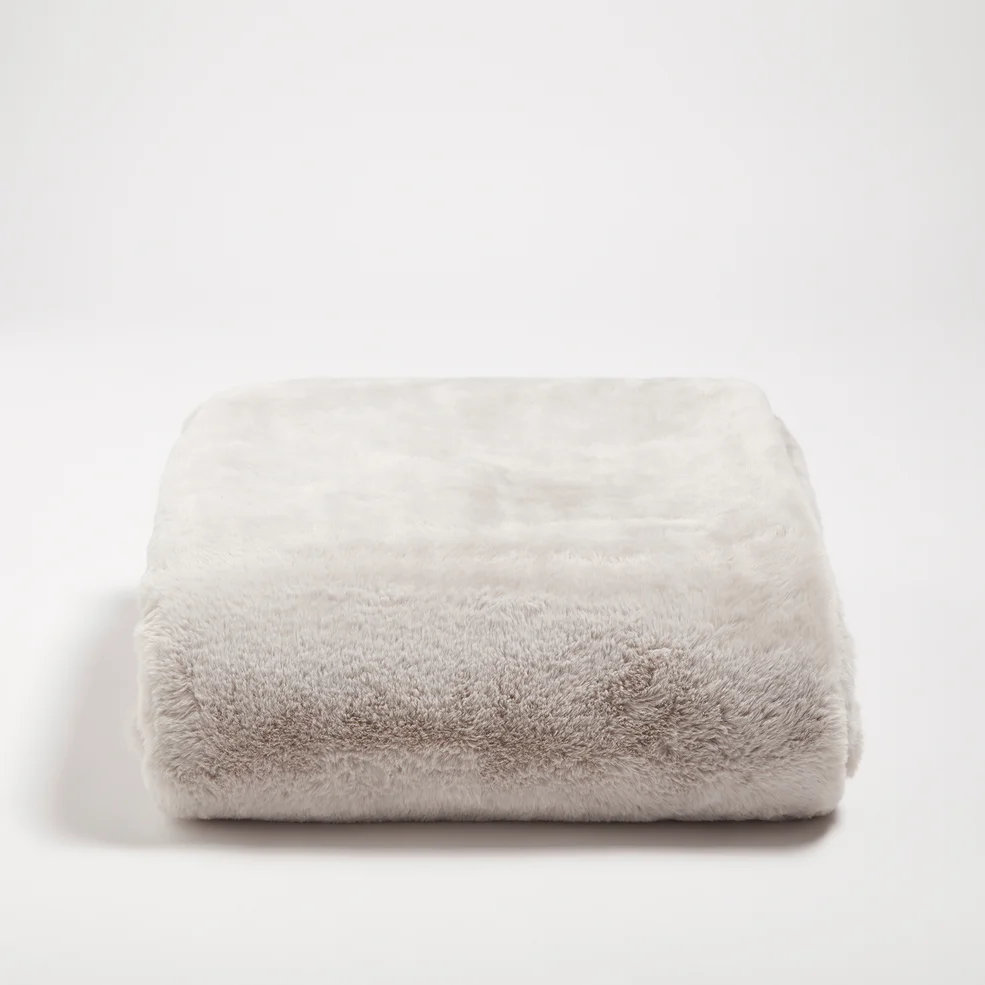 ïn home Recycled Polyester Faux Fur Throw - Grey Image 1