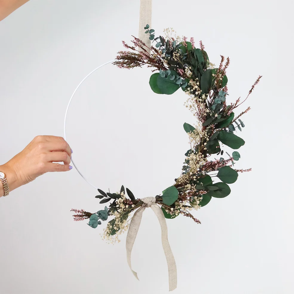 Shida Flowers Exclusive Indoor Wreath Making Kit Image 1