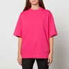 AMI Women's Satin Label T-Shirt - Fuchsia - Image 1