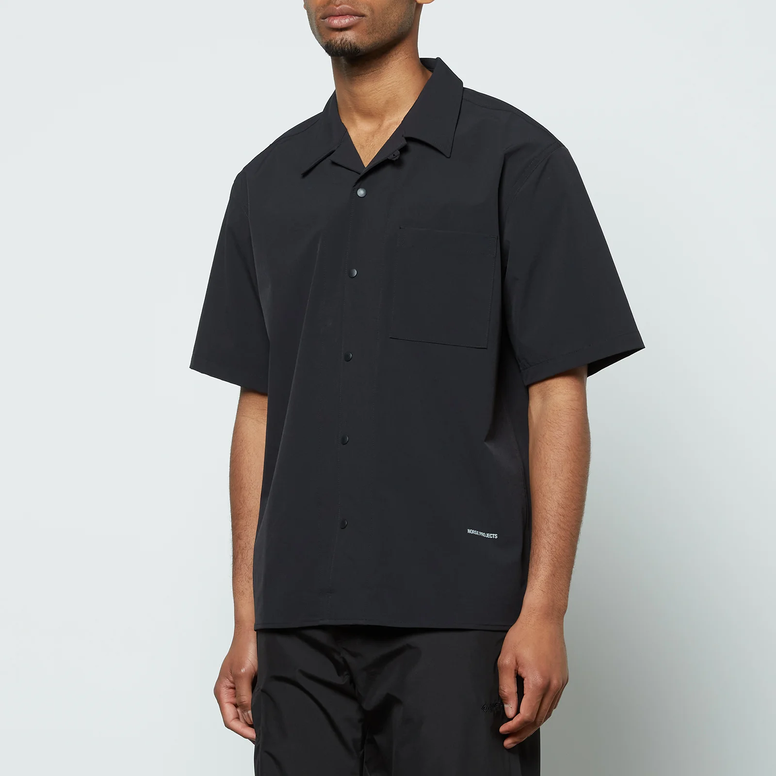 Norse Projects Men's Carsten Travel Solotex Shirt - Black Image 1