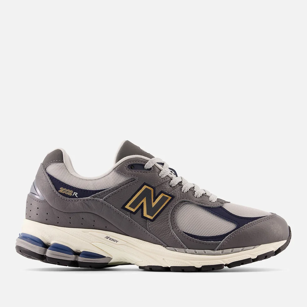 New Balance Men's 2002 New Vintage Faux Leather Trainers Image 1